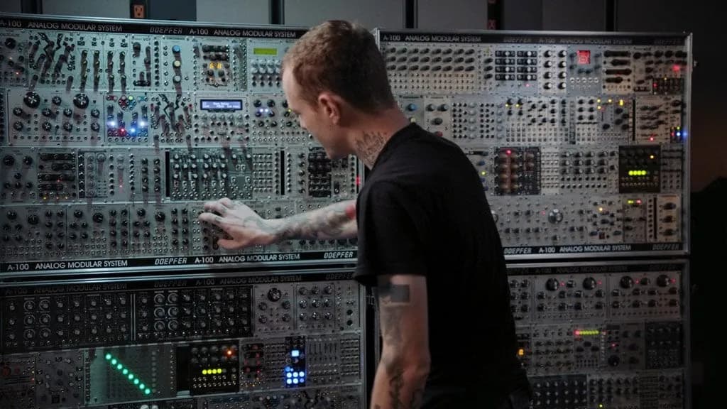 deadmau5 patching a large modular synthesizer, from the lesson on modular synths