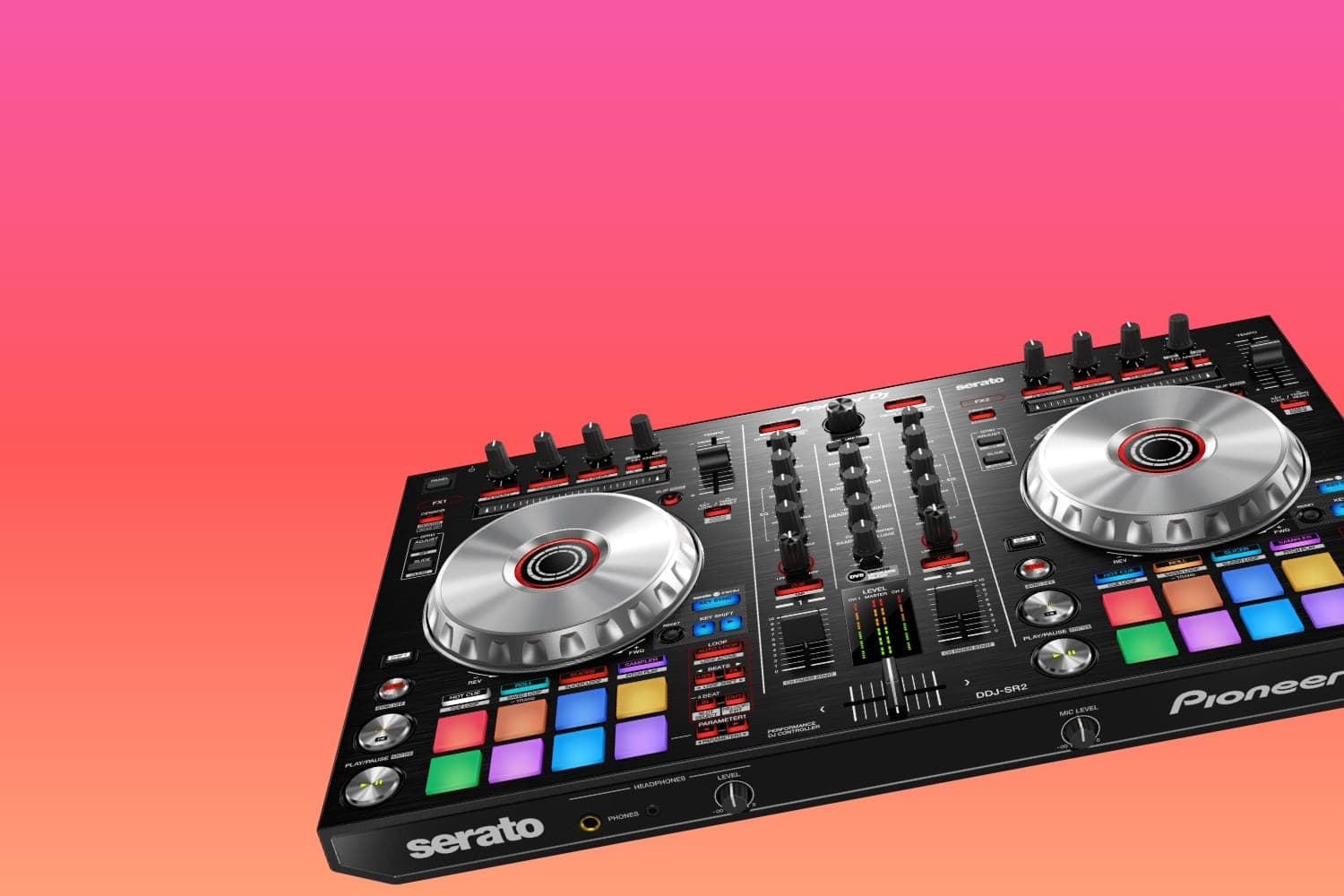 Der DDJ-SR2 ist ein kompaktes Serato-Kraftpaket für mobile DJs