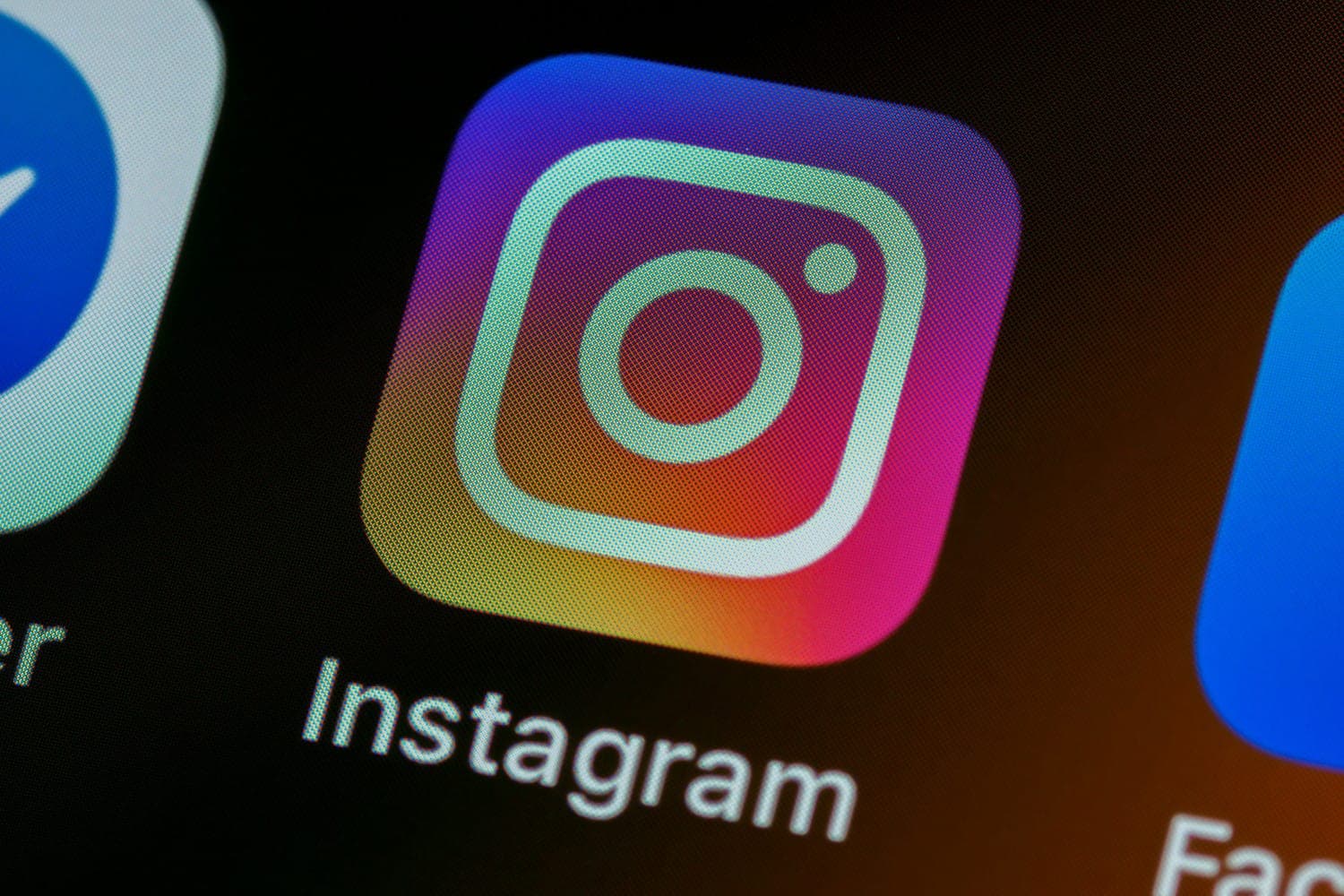 10 Incredible Instagram Hacks for DJs