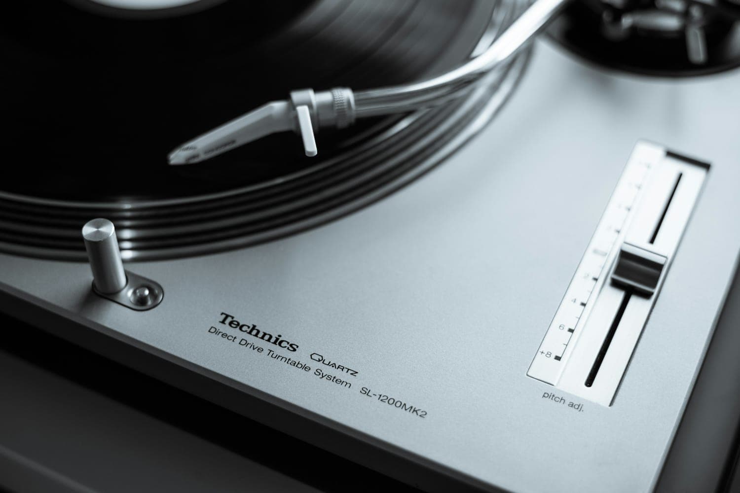 Do DJs Still Use Vinyl?