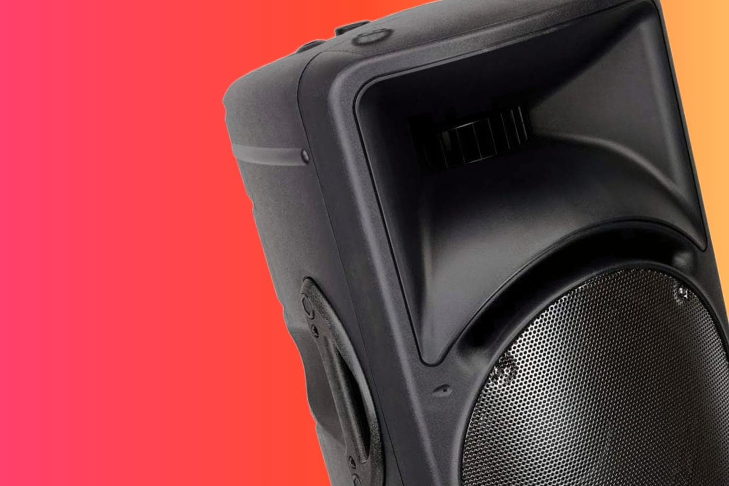 25 Years of Mackie Loudspeaker Expertise Built Into the C300z