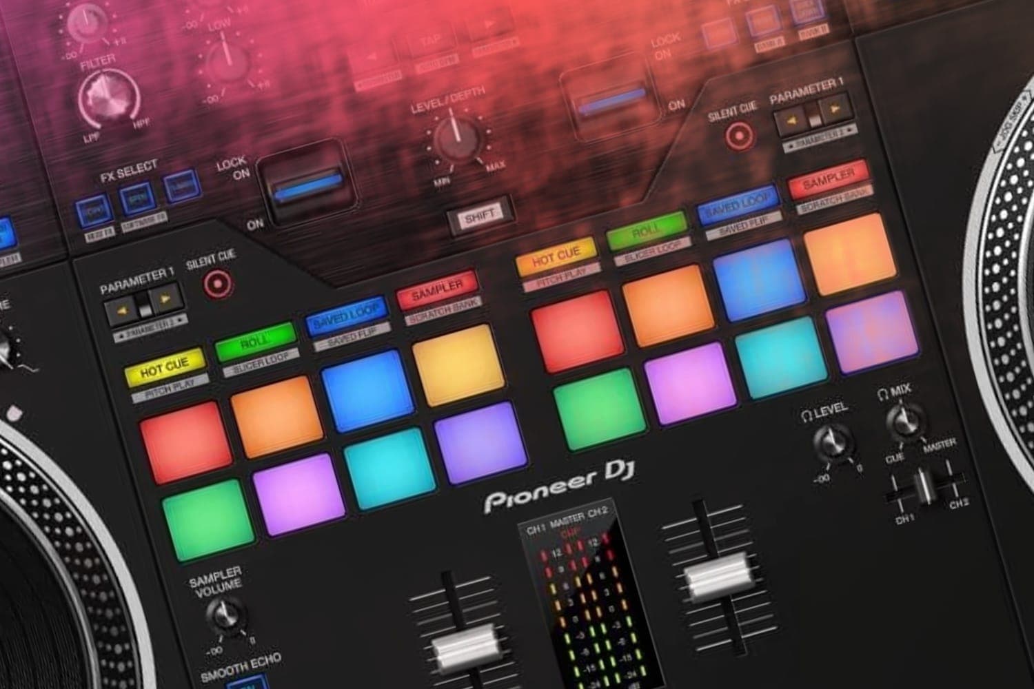 Motorized Platters and Built-In Screens Make the DDJ-REV7 a Scratch DJ's Dream