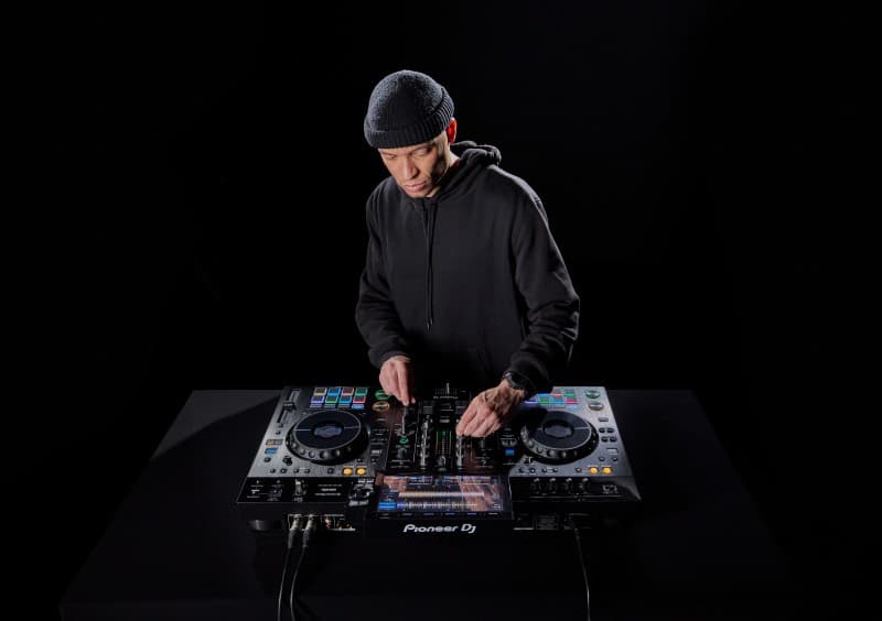 Pioneer DJ XDJ-RX3 2