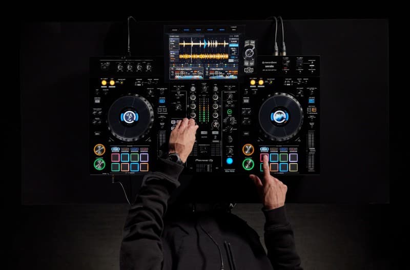 Pioneer DJ XDJ-RX3 1