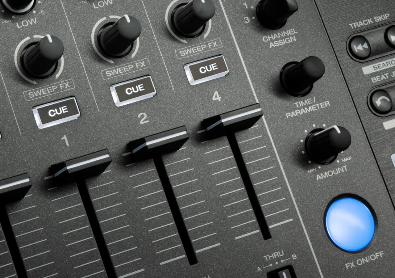 Channel faders and Sweep FX controls on the Denon DJ SC Live 4
