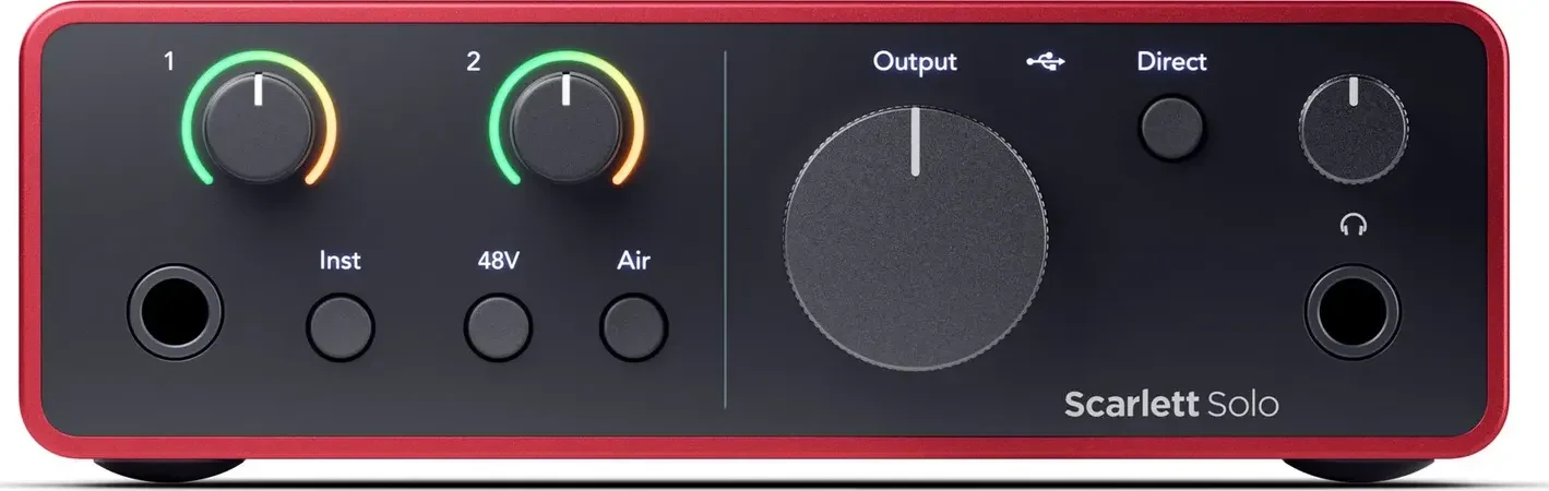 Front panel of the Focusrite Scarlett Solo (4th Gen) with its gain halos, jack input and headphone output