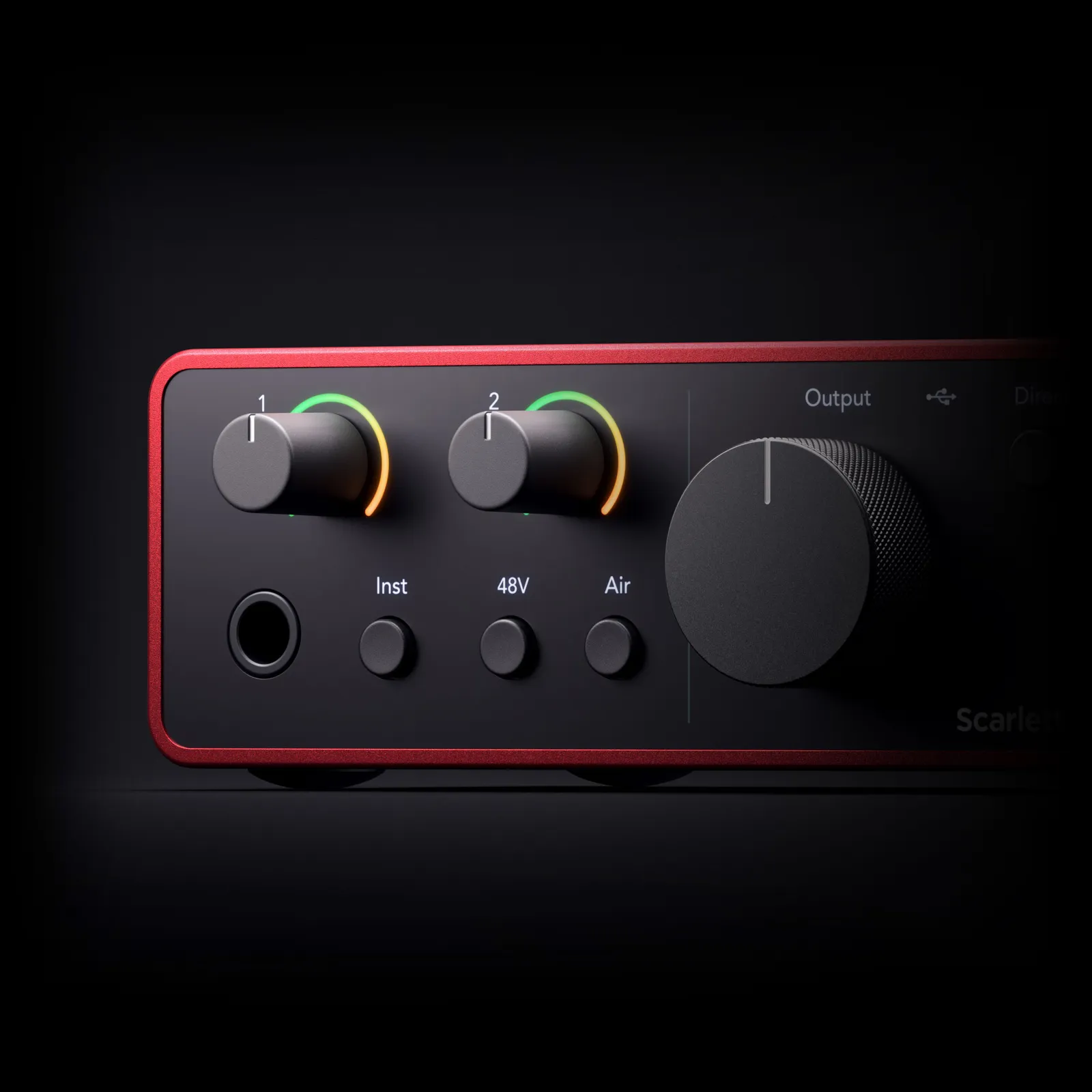 Gain halos and buttons on the front of the Focusrite Scarlett Solo (4th Gen)