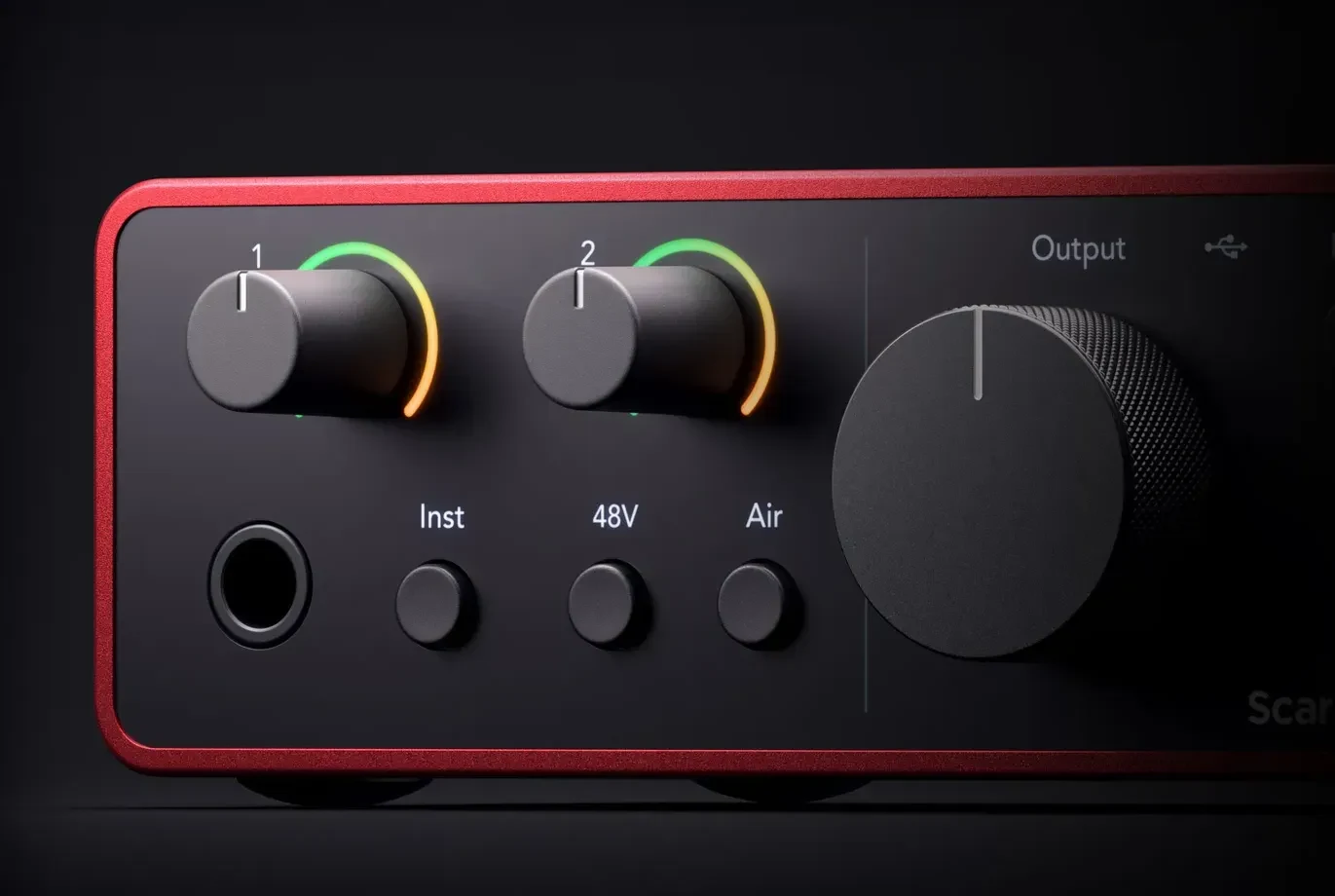 Gain halos and buttons on the front of the Focusrite Scarlett Solo (4th Gen)