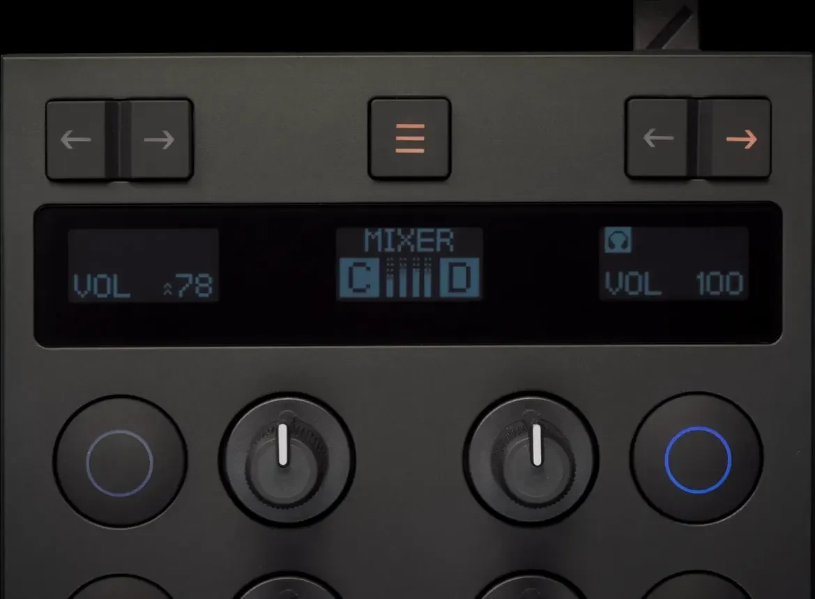 The top OLED displays of the Traktor X1 MK3 in Mixer Mode