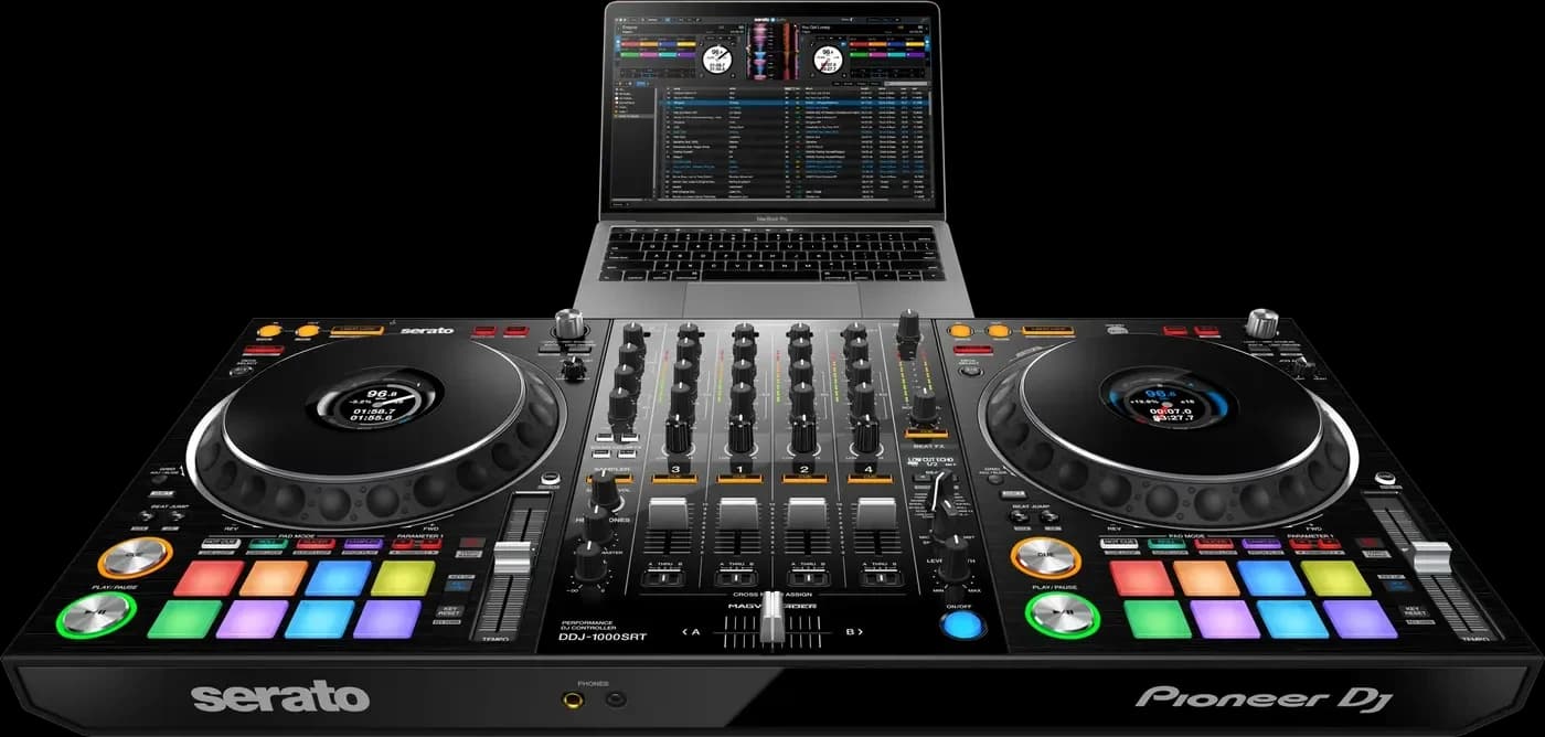 Pioneer DJ DDJ-1000SRT below a laptop running Serato DJ Pro