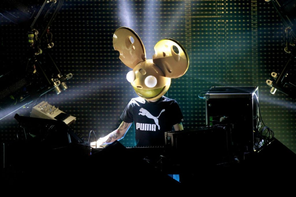 Image of Deadmau5 to demonstrate how to be different and unique