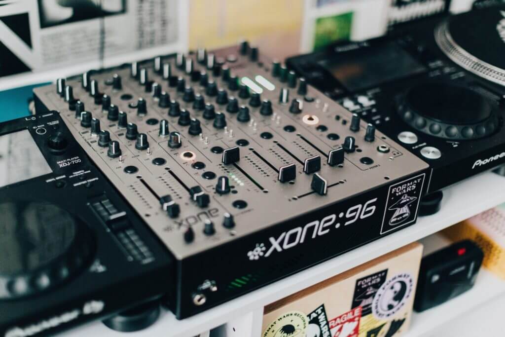 best dj mixers for beginners what to look for