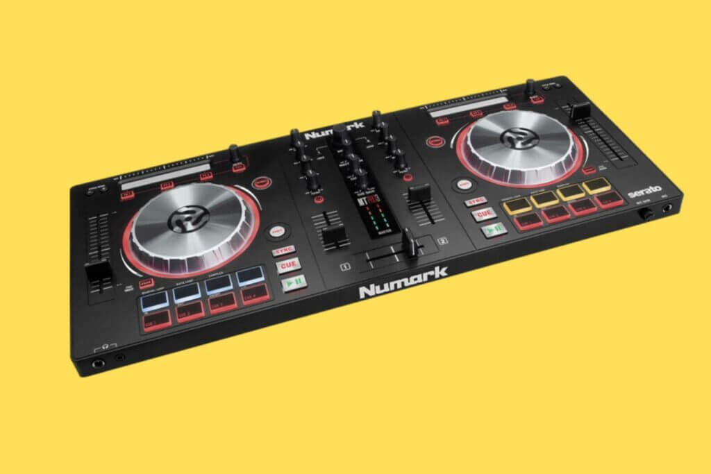 Pioneer DJ DDJ-400 vs Numark Mixtrack Pro 3